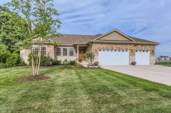 112 Farmstead CT, Mchenry, IL 60050