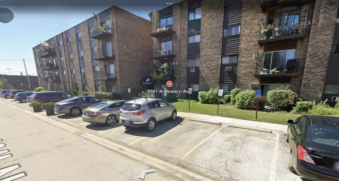 8901 N Western AVE #211, Des Plaines, IL 60016