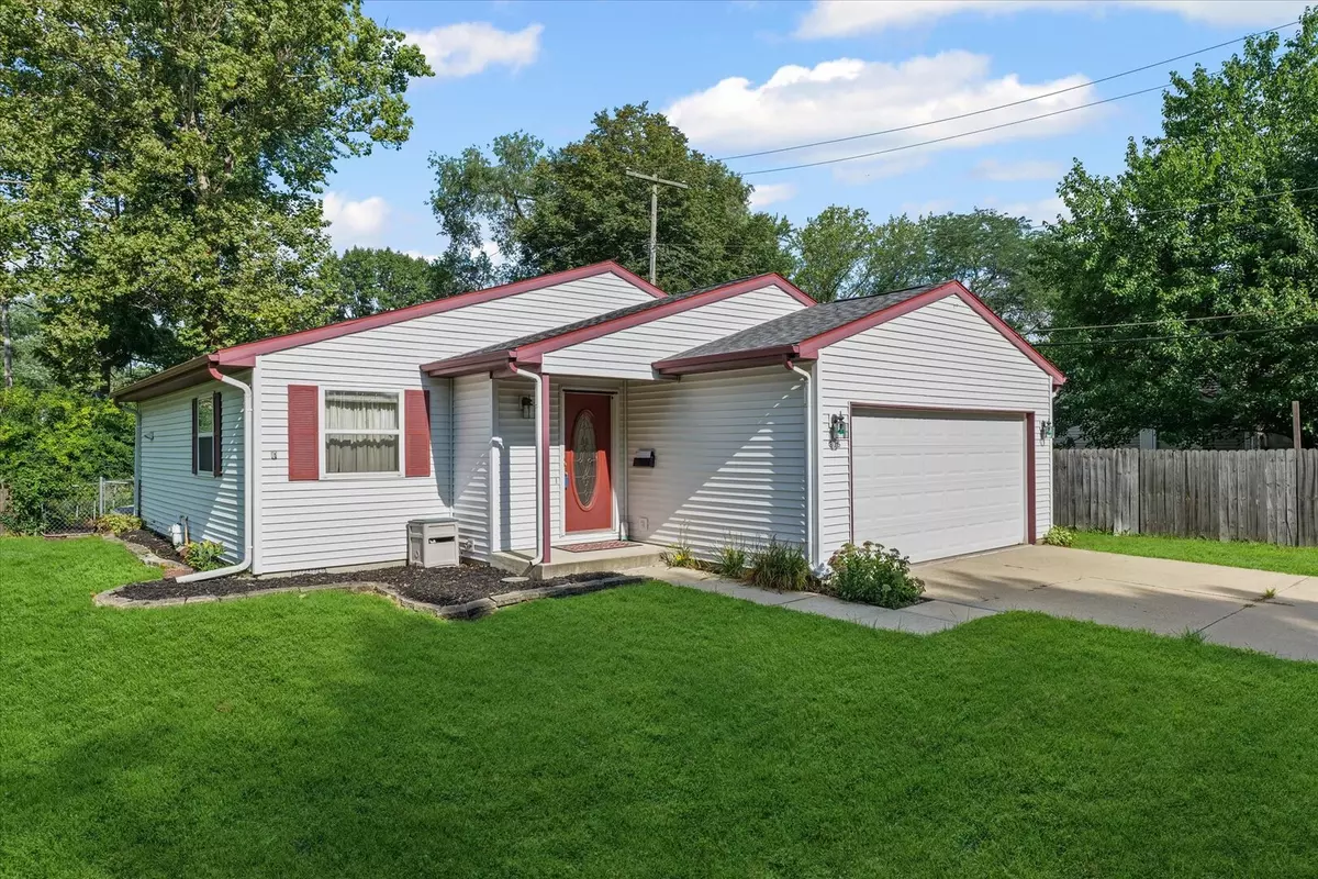 Champaign, IL 61821,305 Royal CT