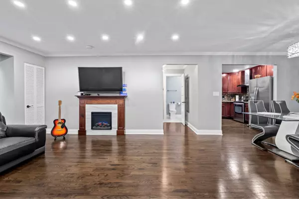 Rolling Meadows, IL 60008,5450 Astor LN #216