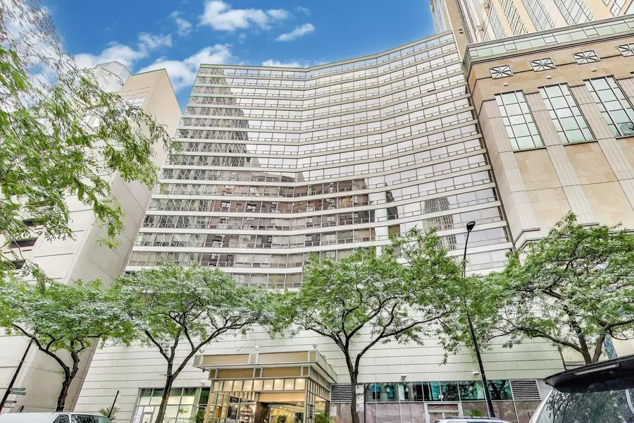 110 E Delaware PL #1002, Chicago, IL 60611