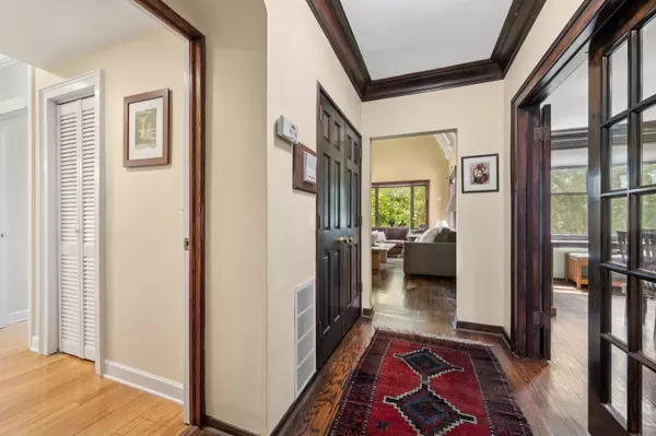 Chicago, IL 60626,1356 W Greenleaf AVE #3