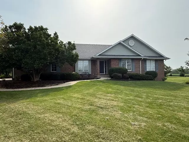 Shabbona, IL 60550,712 S Moccasin DR