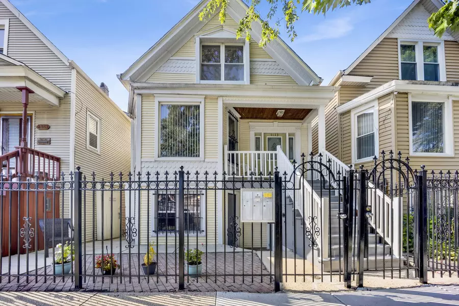 4143 W Roscoe ST, Chicago, IL 60641