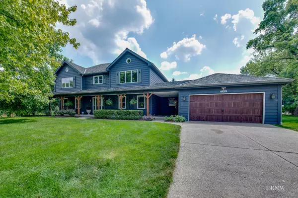 245 FOREST AVE, Roselle, IL 60172