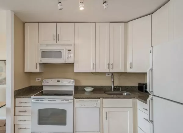Chicago, IL 60614,1850 N Clark ST #510