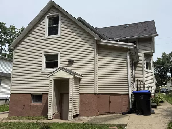 Bloomington, IL 61701,914 W Olive ST
