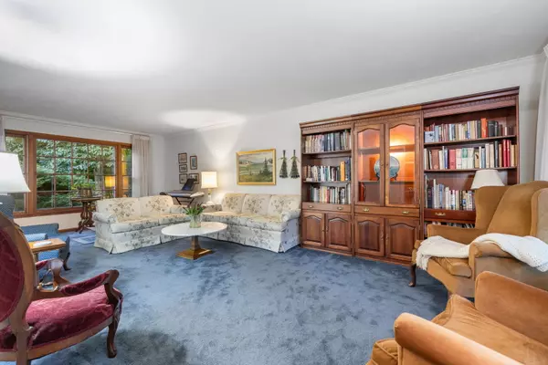 Wheaton, IL 60189,2S501 Seneca DR