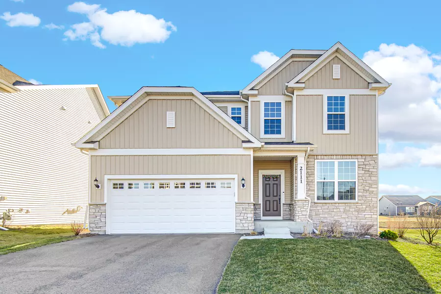 2111 Schmitt CIR, Algonquin, IL 60102