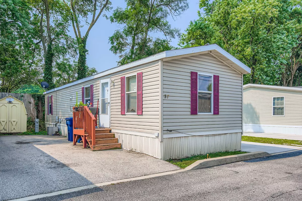 Northfield, IL 60093,37 S Branch RD
