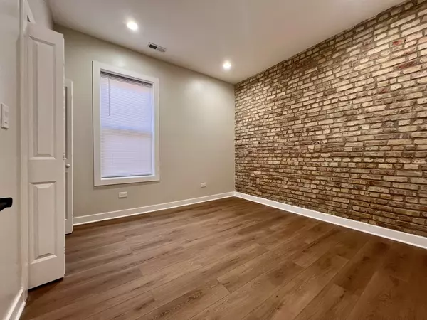 Chicago, IL 60651,Address not disclosed