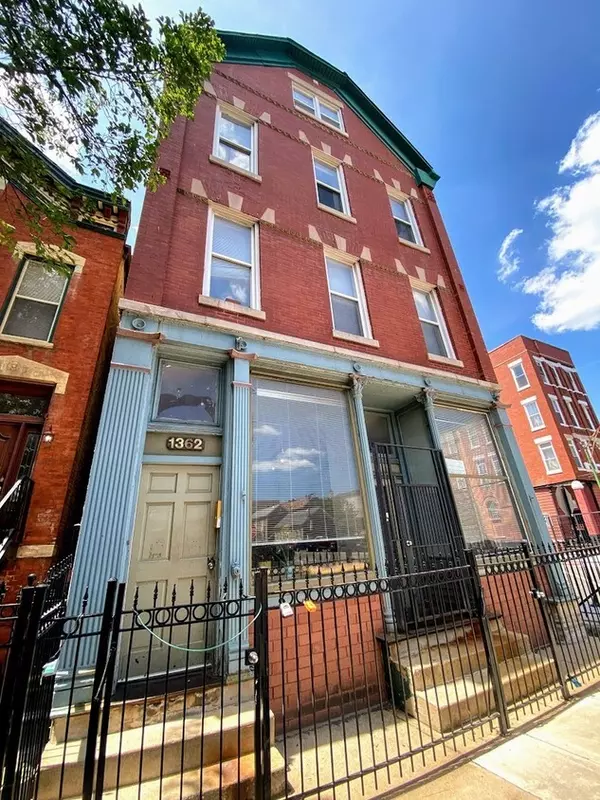 1362 N Bosworth AVE #2D, Chicago, IL 60622