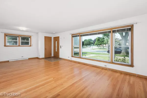 Niles, IL 60714,8605 N Merrill ST