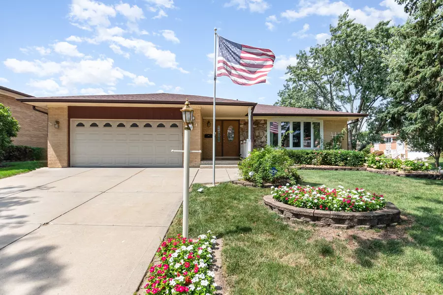 15200 Pine DR, Oak Forest, IL 60452