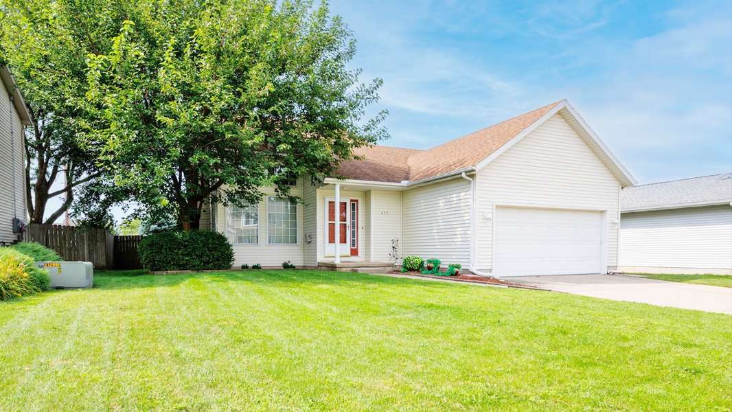 411 Wildberry DR, Normal, IL 61761