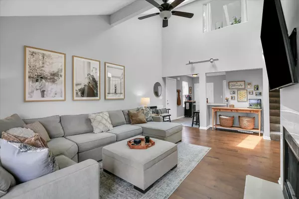 Savoy, IL 61874,1004 Pheasant CIR