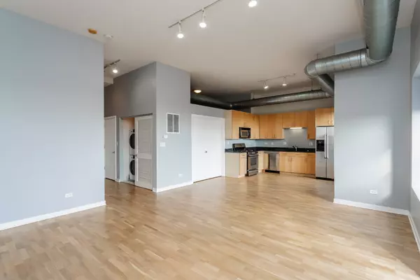 Chicago, IL 60653,4537 S Drexel BLVD #706