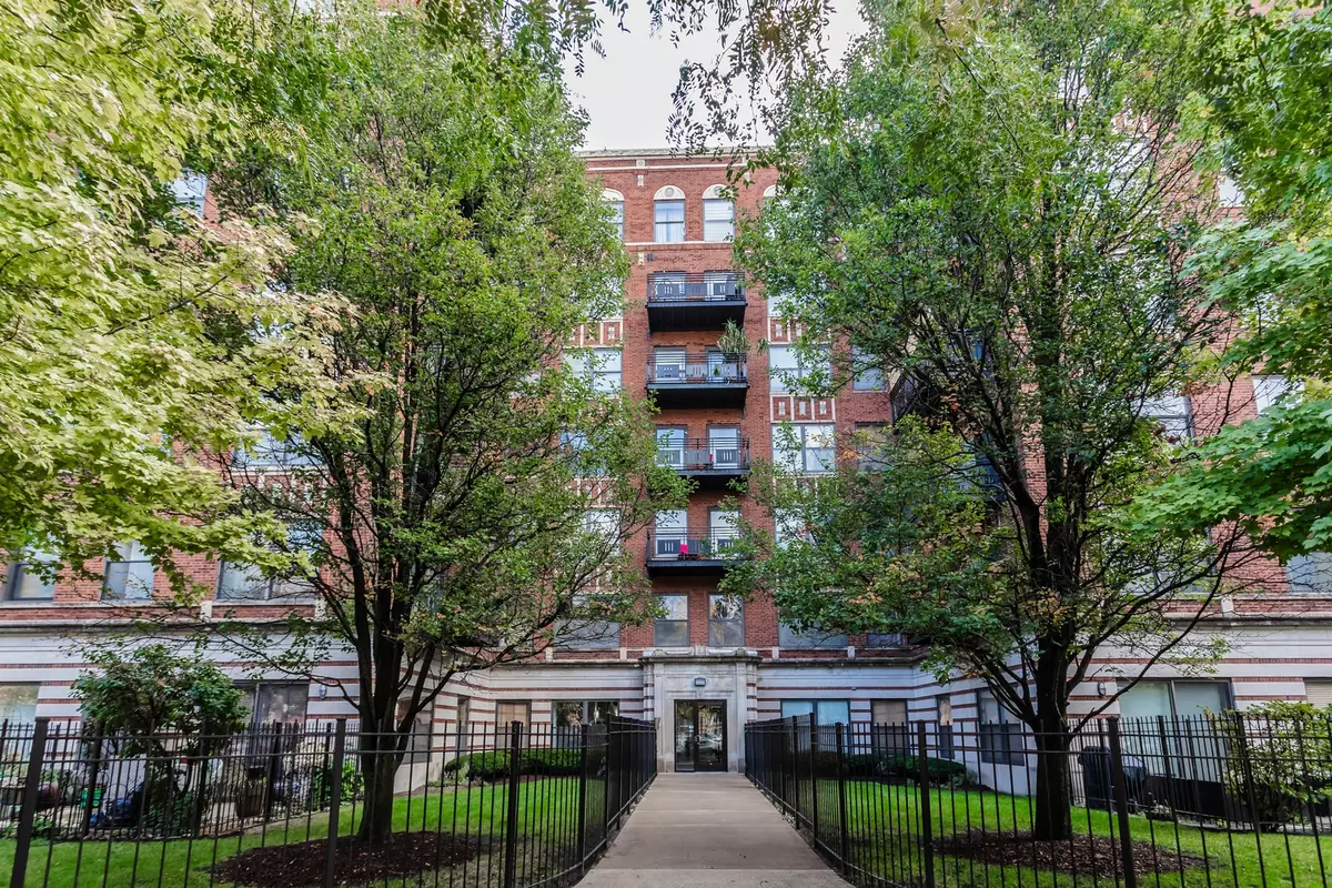 Chicago, IL 60653,4537 S Drexel BLVD #706