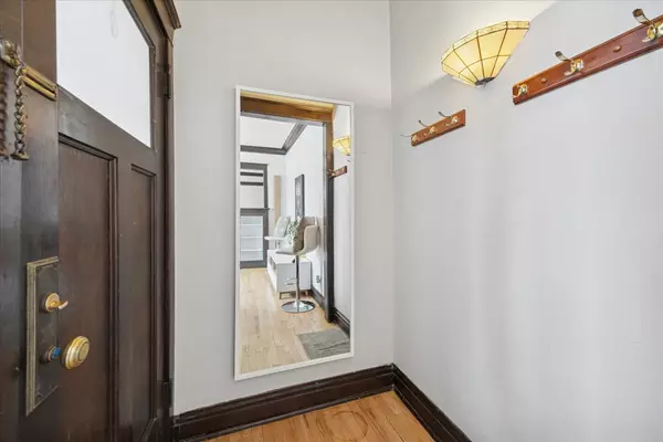 Oak Park, IL 60304,642 Van Buren ST #2