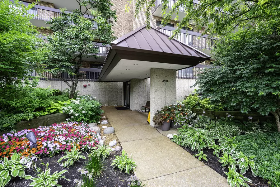 3801 Mission Hills RD #204, Northbrook, IL 60062