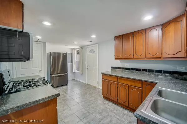 Joliet, IL 60435,2417 Grape ST