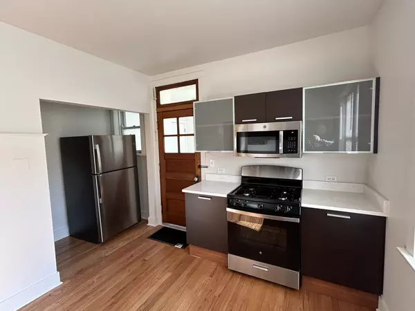 Chicago, IL 60660,6321 N Hermitage AVE