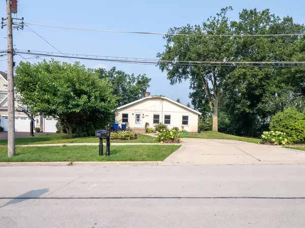 Wheaton, IL 60187,2022 Stoddard AVE