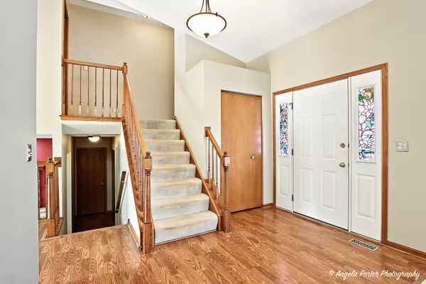 Round Lake Beach, IL 60073,2647 N Cherry Cove LN