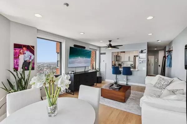 Chicago, IL 60613,3660 N Lake Shore DR #4707