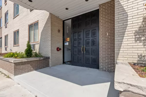 Oak Lawn, IL 60453,9720 S Pulaski RD #502