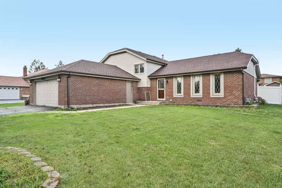 15336 Regent DR, Orland Park, IL 60462