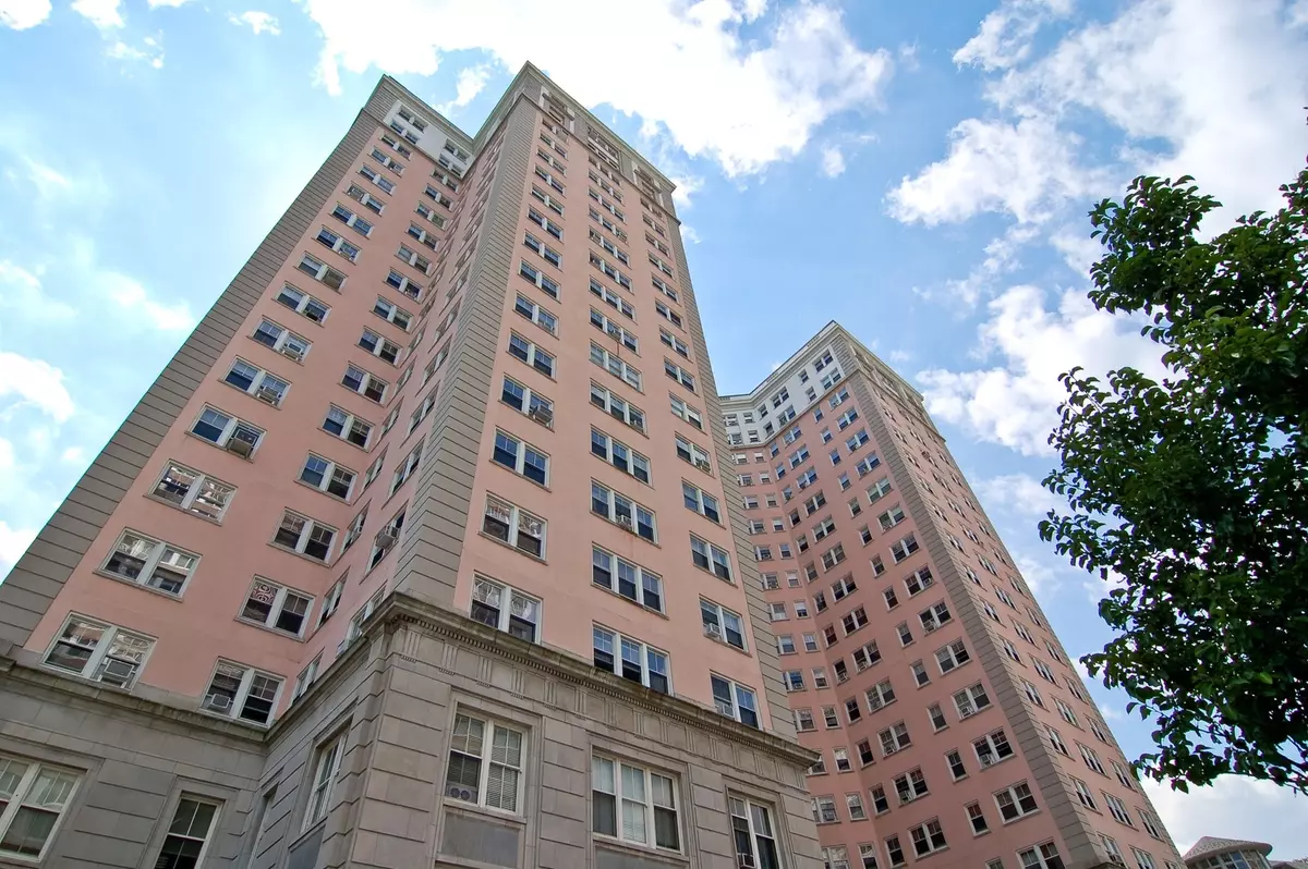 Chicago, IL 60640,5555 N Sheridan RD #1506