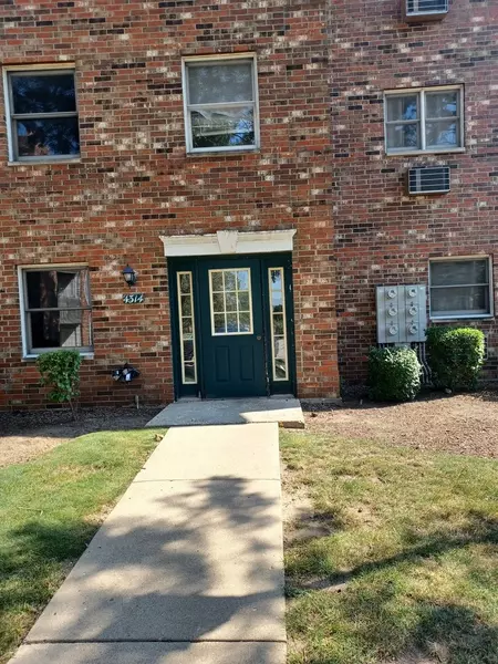 4314 W Shamrock LN #2D, Mchenry, IL 60050