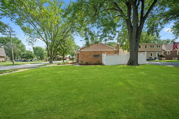 Western Springs, IL 60558,3900 Gilbert AVE