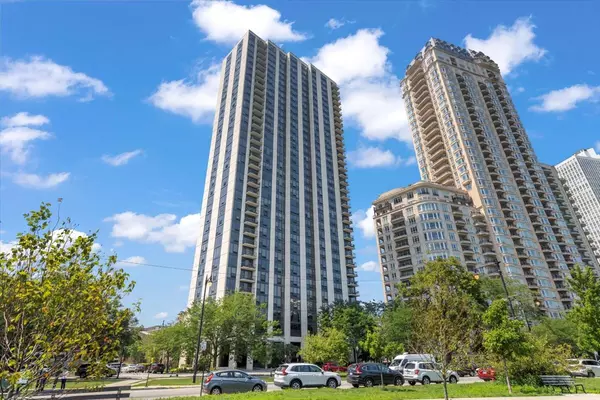 2500 N Lakeview AVE #3404, Chicago, IL 60614
