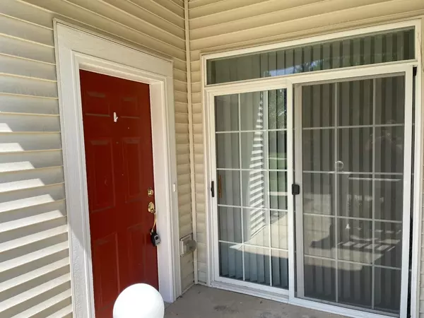 Pingree Grove, IL 60140,2305 Aurora DR #4