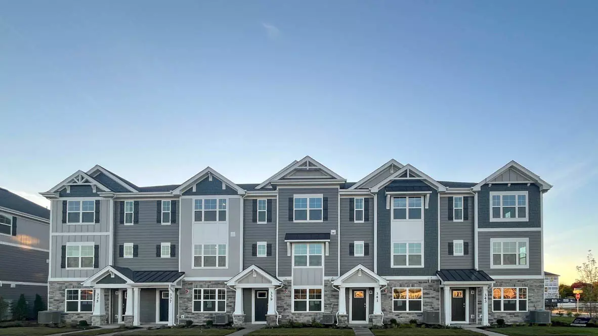 St. Charles, IL 60174,445 Lakeshore CT