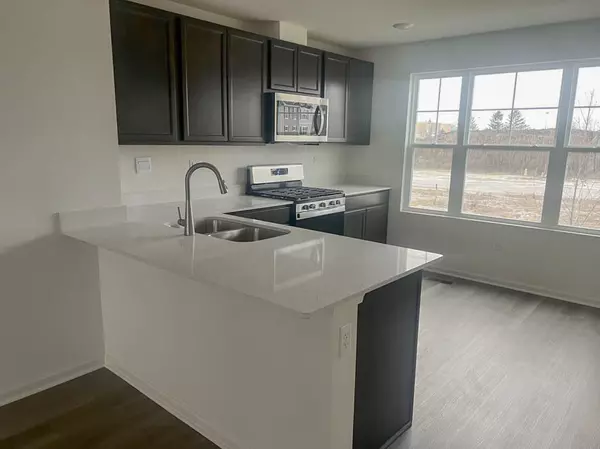 St. Charles, IL 60174,443 Lakeshore CT