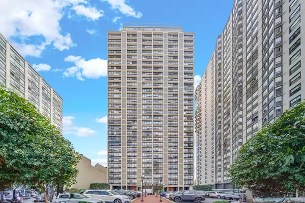 Chicago, IL 60660,5733 N Sheridan RD #27C