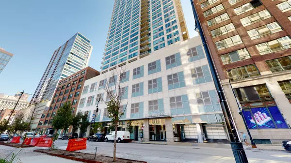 701 S WELLS ST #2402, Chicago, IL 60607