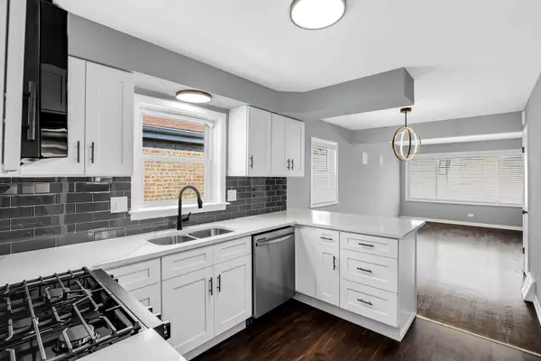 Chicago, IL 60617,8410 S JEFFERY BLVD