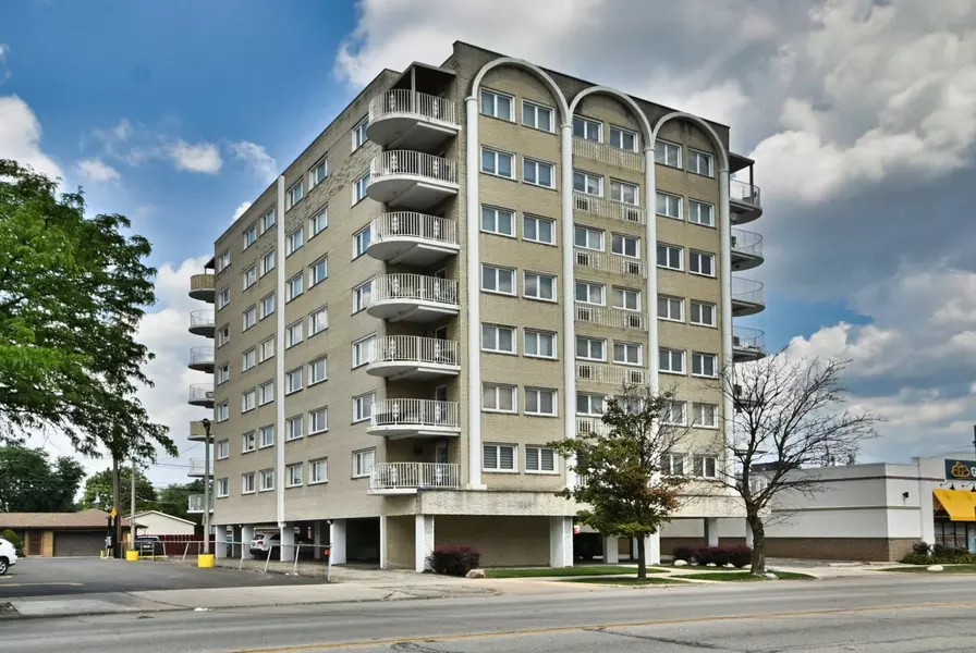7410 W North AVE #802, Elmwood Park, IL 60707
