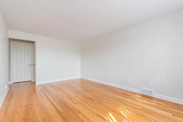 Burbank, IL 60459,7802 Mulligan AVE