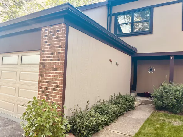 Wheeling, IL 60090,325 Shadowbend DR