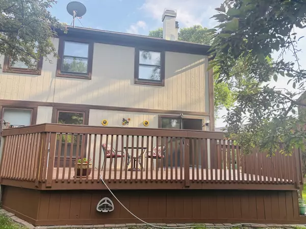 Wheeling, IL 60090,325 Shadowbend DR