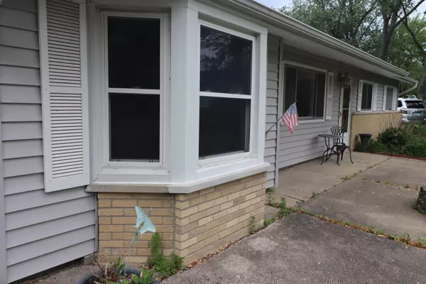 Hanover Park, IL 60133,7202 Edgebrook LN