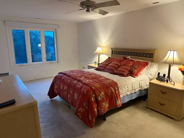 Morton Grove, IL 60053,7710 W Dempster ST #304