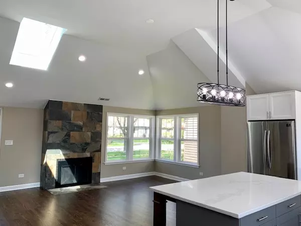 Palatine, IL 60067,251 N Schiller ST