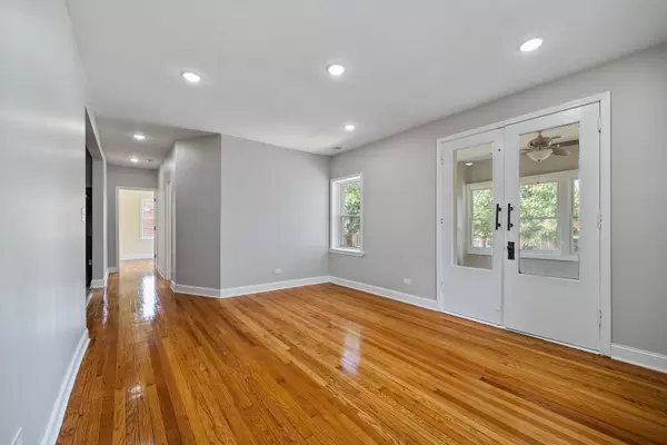 Chicago, IL 60620,923 W 85th ST