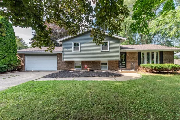 10140 W Paddock AVE, Beach Park, IL 60087
